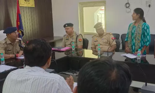 Farrukhabad: छात्रों को साइबर अपराध से बचाव के गुर, एएसपी और सीओ ने दी जानकारी