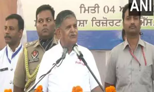 सभी से लोगों को नशा छोड़ने के लिए प्रेरित करने का अनुरोध: Punjab राज्यपाल सभी से लोगों को नशा छोड़ने के लिए प्रेरित करने का अनुरोध: Punjab राज्यपाल