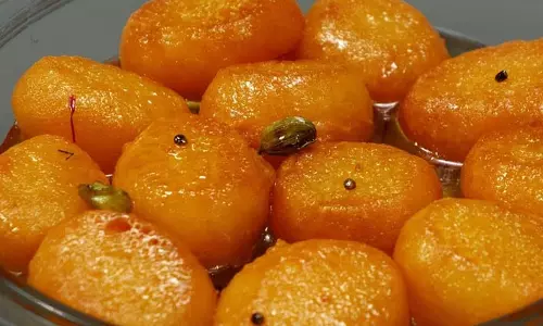 Moong Dal Ras Vada: जब भी मौका मिले जरूर ट्राई करें