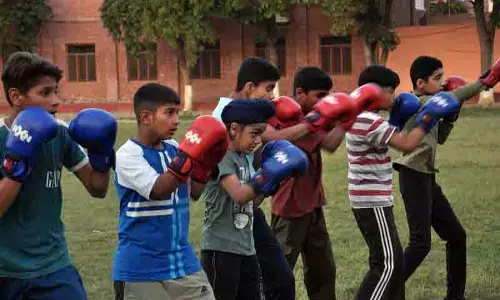 Punjab: मुक्केबाजों ने दिखाया दम, इनाम में मिला बॉक्सिंग रिंग Punjab: मुक्केबाजों ने दिखाया दम, इनाम में मिला बॉक्सिंग रिंग