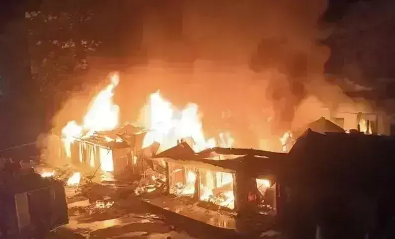 Assam: बारपेटा के कायाकुची बाजार में आग से 100 से अधिक दुकानें नष्ट हो गईं