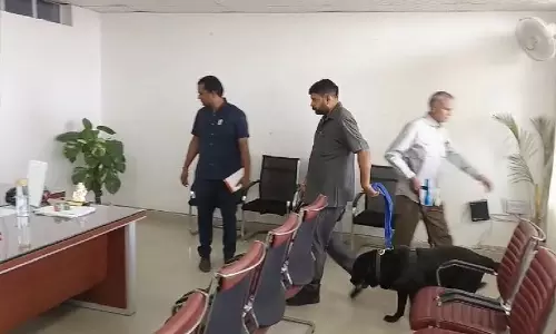 Haryana : बम की झूठी धमकी के बाद फरीदाबाद मिनी सचिवालय खाली कराया गया