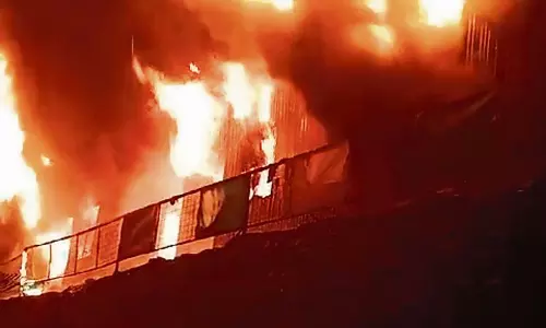 Haryana :  गुरुग्राम शोरूम में शॉर्ट सर्किट से लगी आग, 24 इलेक्ट्रिक वाहन जलकर राख