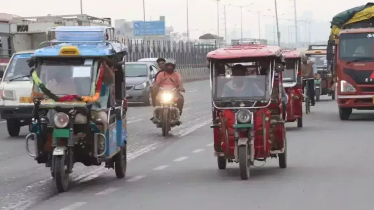 Ghaziabad: अवैध ई-रिक्शा पर कार्रवाई तेज, 17 सीज, 7 का चालान
