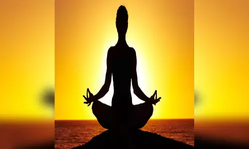 बदल रहा है मौसम और बदल रहे हैं हम, कुछ योगासन को अपनाने से जीवन होगा सहज