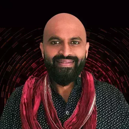 Kerala मंदिर उत्सव के दौरान गीत के माध्यम से सीपीएम का महिमामंडन करने पर गायक पर मामला दर्ज Kerala मंदिर उत्सव के दौरान गीत के माध्यम से सीपीएम का महिमामंडन करने पर गायक पर मामला दर्ज