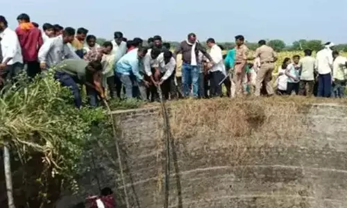 8 महिलाओं की मौत, कुएं में गिरा ट्रैक्टर