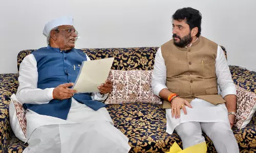 Jaipur: राज्यपाल की केंद्रीय सहकारिता और नागरिक उड्डयन राज्य मंत्री मुरलीधर मोहोल से मुलाकात Jaipur: राज्यपाल की केंद्रीय सहकारिता और नागरिक उड्डयन राज्य मंत्री मुरलीधर मोहोल से मुलाकात