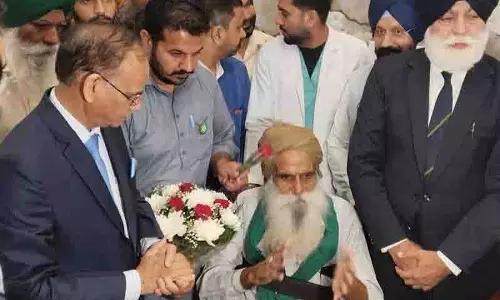 सीएम मान ने पंजाबियों की पीठ में छुरा घोंपा: Farmer leader Dallewal सीएम मान ने पंजाबियों की पीठ में छुरा घोंपा: Farmer leader Dallewal
