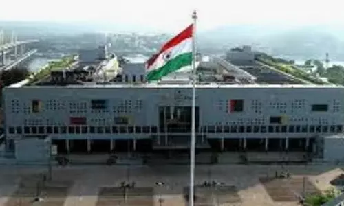 अवैध रेत खनन को लेकर HC ने बिचोलिम मामलतदार को कारण बताओ नोटिस जारी किया अवैध रेत खनन को लेकर HC ने बिचोलिम मामलतदार को कारण बताओ नोटिस जारी किया