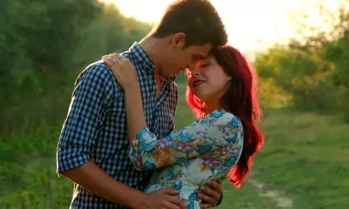 Relationship : कैसे मैनेज करें एक रोमांटिक रिलेशनशिप