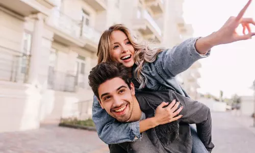 Live-in relationship : बॉयफ्रेंड-गर्लफ्रेंड बॉन्ड में प्यार बनाए रखें Live-in relationship : बॉयफ्रेंड-गर्लफ्रेंड बॉन्ड में प्यार बनाए रखें