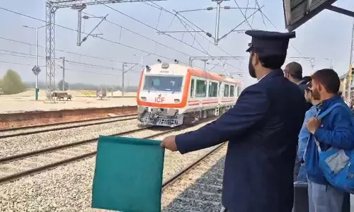 वंदे भारत ट्रेन के उद्घाटन से पहले अधिकारियों ने Srinagar-Katra ट्रैक का निरीक्षण किया