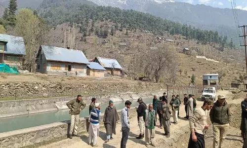 Ganderbal बिजली नहर में किशोर डूबा, बचाव अभियान शुरू