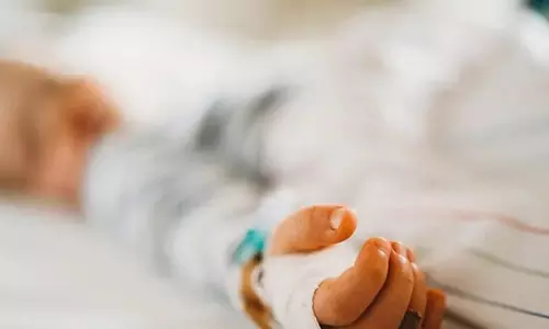 Bandipura में घर की दूसरी मंजिल से गिरकर बच्चे की मौत