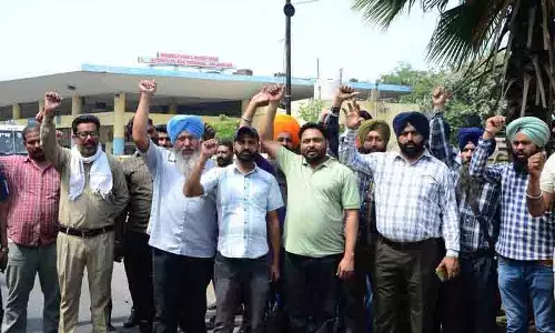Jalandhar: दो घंटे की बस हड़ताल से यात्री परेशान