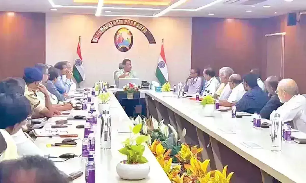 VPA ने 2024-25 के लिए रिकॉर्ड कार्गो हैंडलिंग का जश्न मनाया VPA ने 2024-25 के लिए रिकॉर्ड कार्गो हैंडलिंग का जश्न मनाया
