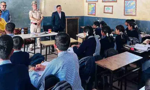नशे के खिलाफ अभियान, Solan पुलिस ने सुल्तानपुर स्कूल को लिया गोद
