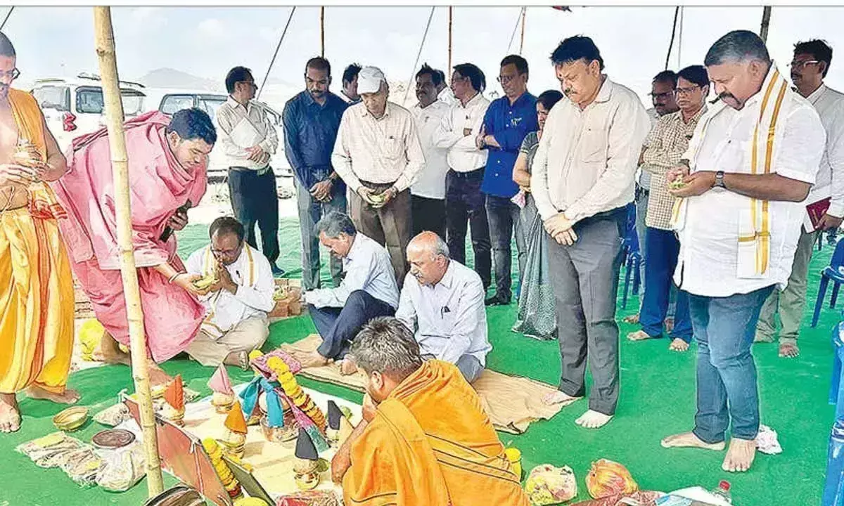 Andhra: पोलावरम परियोजना के गैप-1 में रॉक फिल बांध के लिए पत्थर रखा गया