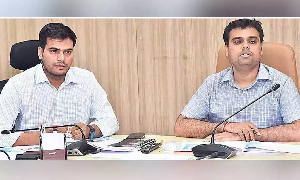 NH और अन्य परियोजनाओं के लिए भूमि अधिग्रहण में तेजी लाएं: कलेक्टर ने अधिकारियों से कहा