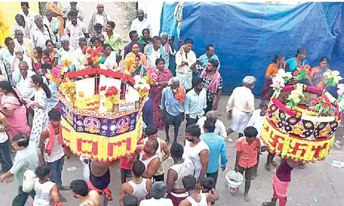 Andhra: चौदेश्वरी माता ज्योति महोत्सव धूमधाम से मनाया गया Andhra: चौदेश्वरी माता ज्योति महोत्सव धूमधाम से मनाया गया