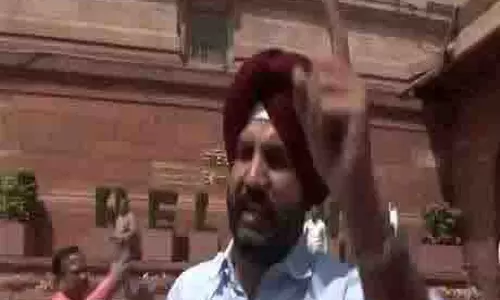 US द्वारा पारस्परिक टैरिफ लगाए जाने पर विपक्ष ने कहा, PM को सदन में आकर जवाब देना चाहिए