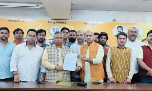 ट्रैक्टर टैक्स मुद्दे पर किसानों का प्रतिनिधिमंडल Sat Sharma से मिला
