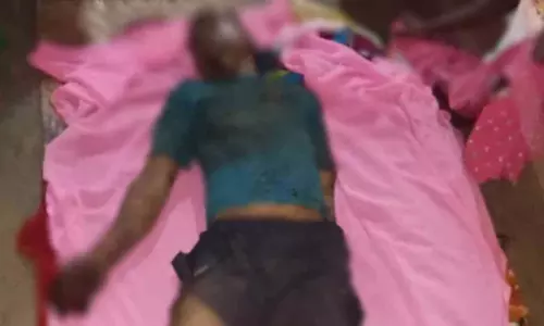 CG BREAKING: IED बम की चपेट में आया ग्रामीण, हालत नाजुक CG BREAKING: IED बम की चपेट में आया ग्रामीण, हालत नाजुक
