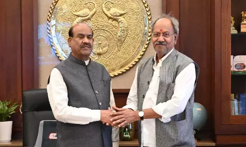 लोकसभा अध्यक्ष ओम बिरला से मिले सांसद बृजमोहन अग्रवाल लोकसभा अध्यक्ष ओम बिरला से मिले सांसद बृजमोहन अग्रवाल