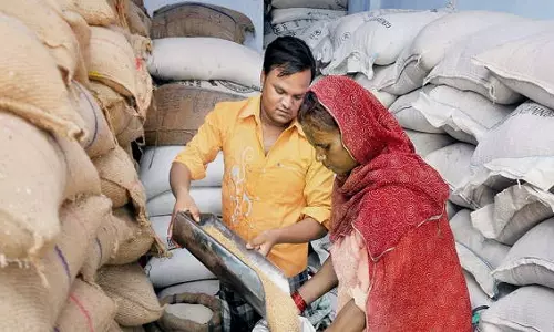 Bikaner: गिव अप अभियान में अब तक 43 हजार से अधिक अपात्र परिवारों ने छोड़ा लाभ Bikaner: गिव अप अभियान में अब तक 43 हजार से अधिक अपात्र परिवारों ने छोड़ा लाभ