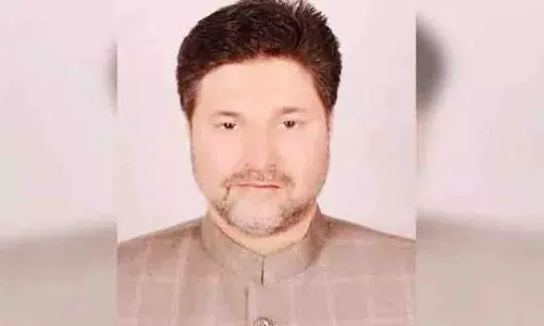 मिर्जा रियाज उल हसन एफेंदी ने AIMIM उम्मीदवार के रूप में नामांकन दाखिल किया