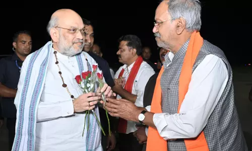 केंद्रीय गृहमंत्री अमित शाह का सांसद बृजमोहन अग्रवाल ने किया आत्मीय स्वागत केंद्रीय गृहमंत्री अमित शाह का सांसद बृजमोहन अग्रवाल ने किया आत्मीय स्वागत