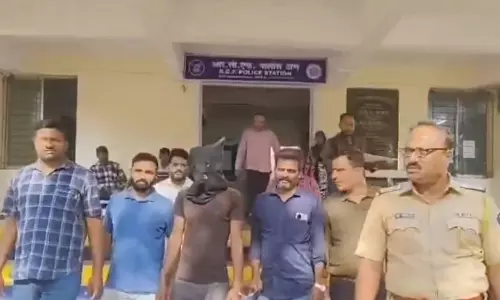 Crime: अवैध आग्नेयास्त्रों और कारतूसों के साथ 29 वर्षीय यूपी का व्यक्ति गिरफ्तार