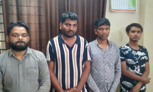 पुलिस ने 50 करोड़ रुपये की लोन धोखाधड़ी का किया पर्दाफाश, आरवी ग्रुप के 6 आरोपी गिरफ्तार पुलिस ने 50 करोड़ रुपये की लोन धोखाधड़ी का किया पर्दाफाश, आरवी ग्रुप के 6 आरोपी गिरफ्तार