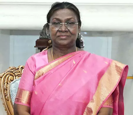 वक्फ संशोधन विधेयक पर मुस्लिम पर्सनल लॉ बोर्ड की चिंता, राष्ट्रपति से मांगा समय वक्फ संशोधन विधेयक पर मुस्लिम पर्सनल लॉ बोर्ड की चिंता, राष्ट्रपति से मांगा समय