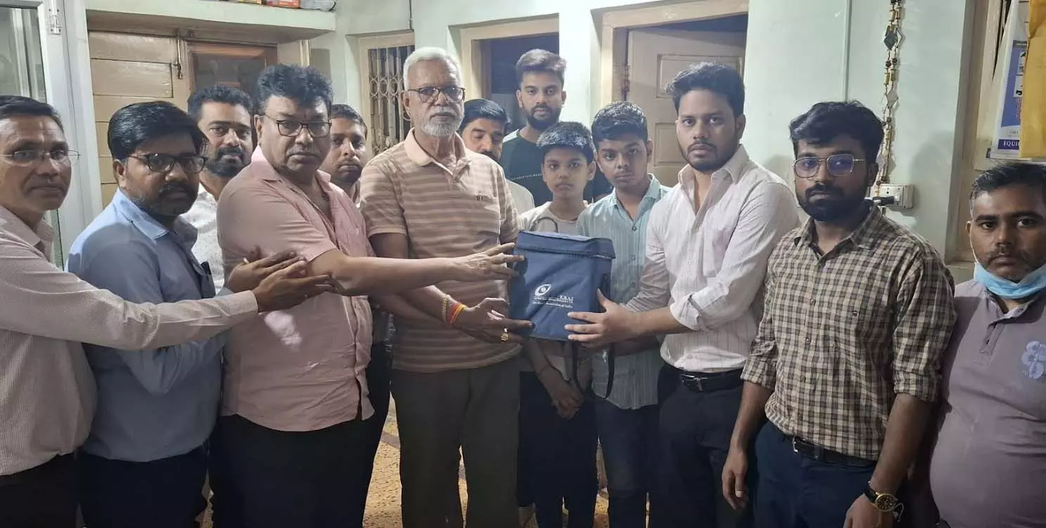 पत्नी का निधन, पति ने नेत्रदान कर पेश की मिसाल पत्नी का निधन, पति ने नेत्रदान कर पेश की मिसाल