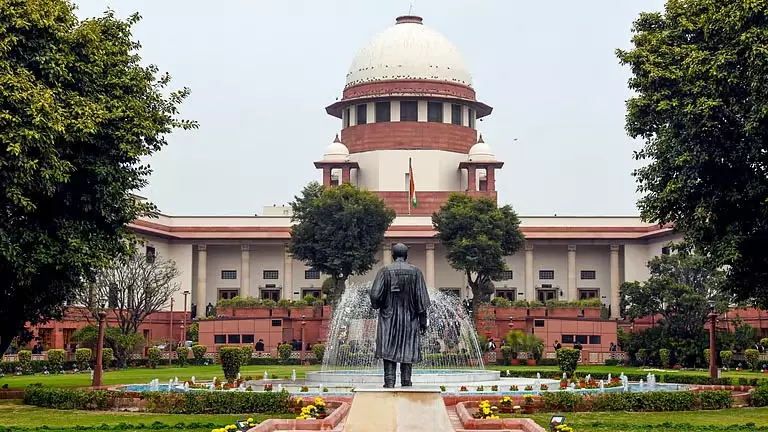 वक्फ बिल के खिलाफ लड़ाई सुप्रीम कोर्ट पहुंची वक्फ बिल के खिलाफ लड़ाई सुप्रीम कोर्ट पहुंची