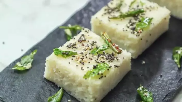 Mordhan Dhokla : नवरात्रि के व्रत के लिए बनाएं मोरधन ढोकला Mordhan Dhokla : नवरात्रि के व्रत के लिए बनाएं मोरधन ढोकला