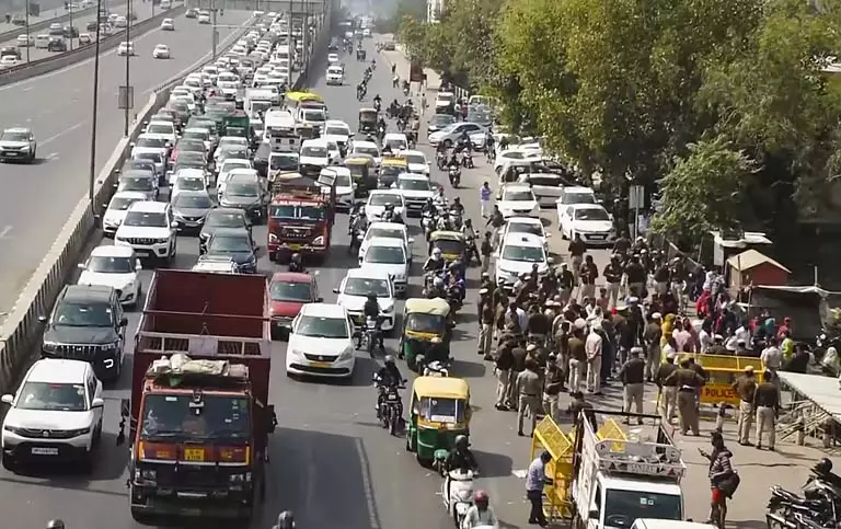 सोनिया विहार में यातायात सुधार के लिए 500 करोड़ की एलिवेटेड रोड को कैबिनेट की मंजूरी सोनिया विहार में यातायात सुधार के लिए 500 करोड़ की एलिवेटेड रोड को कैबिनेट की मंजूरी
