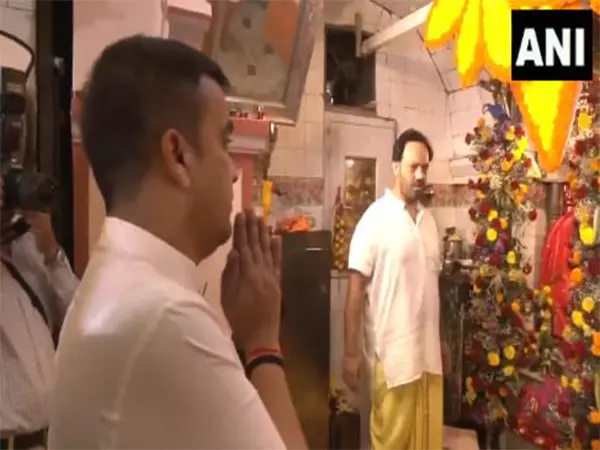 मंत्री हर्ष संघवी ने Surat में मां अंबा देवी मंदिर में पूजा-अर्चना की मंत्री हर्ष संघवी ने Surat में मां अंबा देवी मंदिर में पूजा-अर्चना की