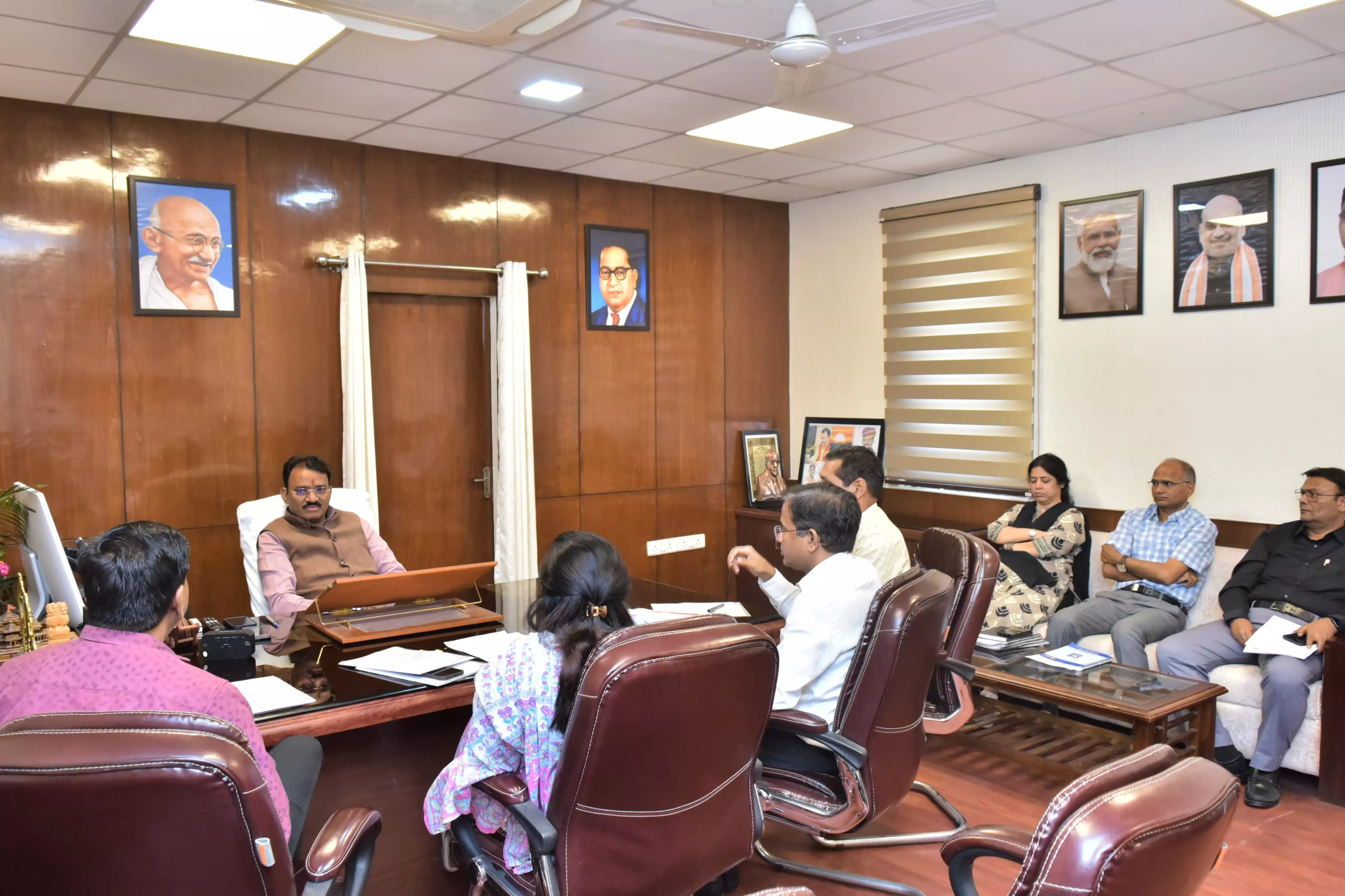 Jaipur: परिवहन विभाग राजस्व वृद्धि हेतु योजनाबद्ध तरीके से करे कार्य— उपमुख्यमंत्री बैरवा Jaipur: परिवहन विभाग राजस्व वृद्धि हेतु योजनाबद्ध तरीके से करे कार्य— उपमुख्यमंत्री बैरवा