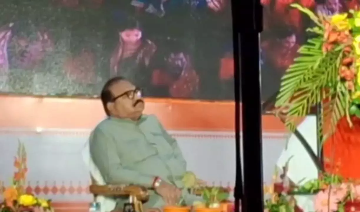 Odisha MLA ने IIC को अपशब्द कहे, पुलिस स्टेशन को आग लगाने की धमकी दी Odisha MLA ने IIC को अपशब्द कहे, पुलिस स्टेशन को आग लगाने की धमकी दी