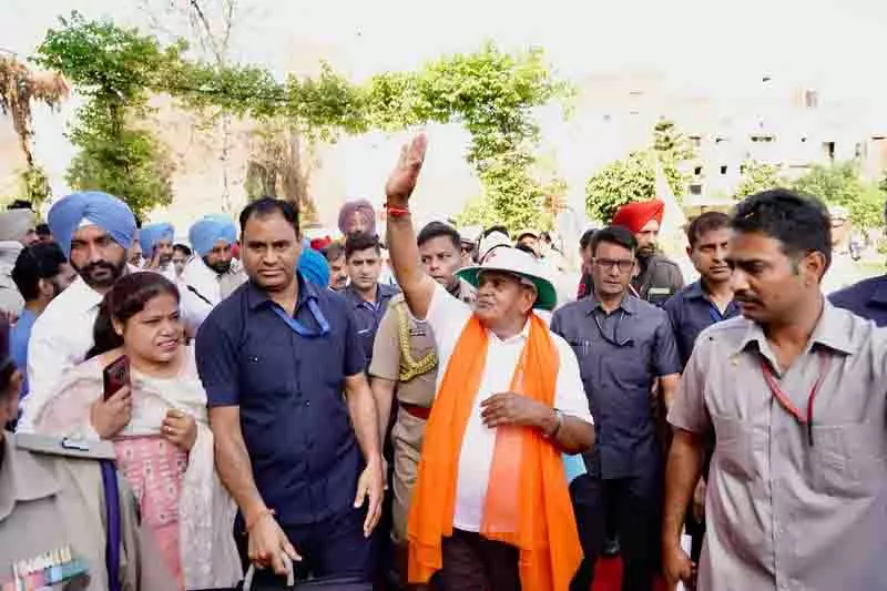 Kataria ने नशीले पदार्थों पर अंकुश लगाने में ग्राम समितियों की सराहना की Kataria ने नशीले पदार्थों पर अंकुश लगाने में ग्राम समितियों की सराहना की