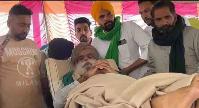 Dallewal ने महापंचायत को संबोधित किया, केंद्र पर विश्वासघात का आरोप लगाया Dallewal ने महापंचायत को संबोधित किया, केंद्र पर विश्वासघात का आरोप लगाया