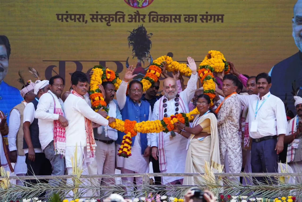 आज पूरा बस्तर लाल आतंक से मुक्त होने की कगार पर है : अमित शाह आज पूरा बस्तर लाल आतंक से मुक्त होने की कगार पर है : अमित शाह
