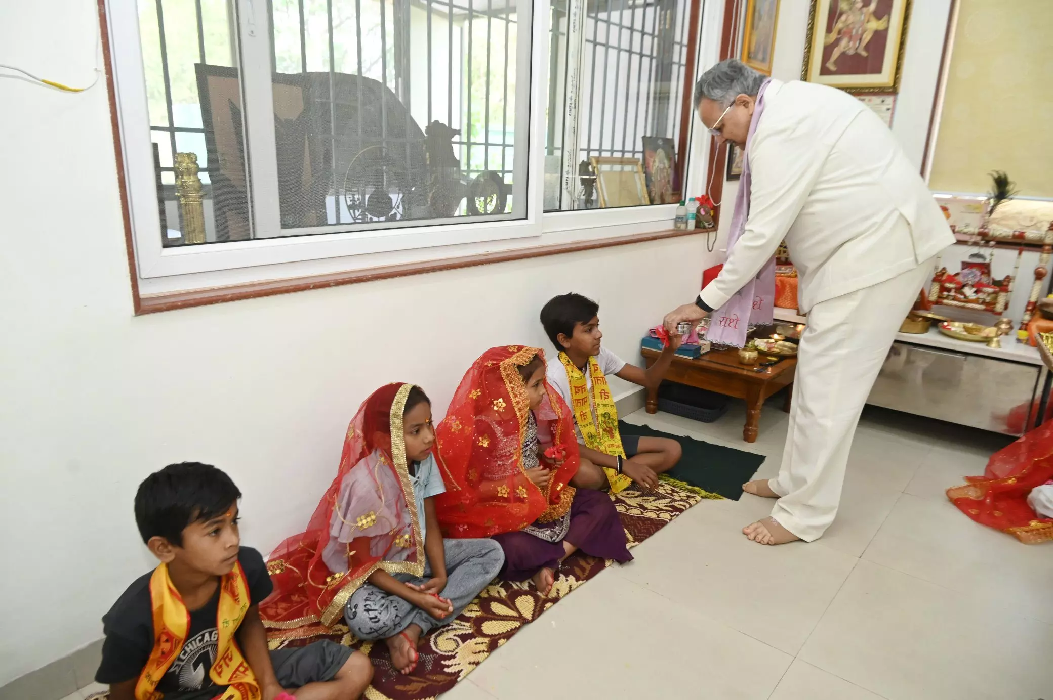 विस अध्यक्ष रमन सिंह निवास शंकर नगर में नौ कन्या पूजन विस अध्यक्ष रमन सिंह निवास शंकर नगर में नौ कन्या पूजन