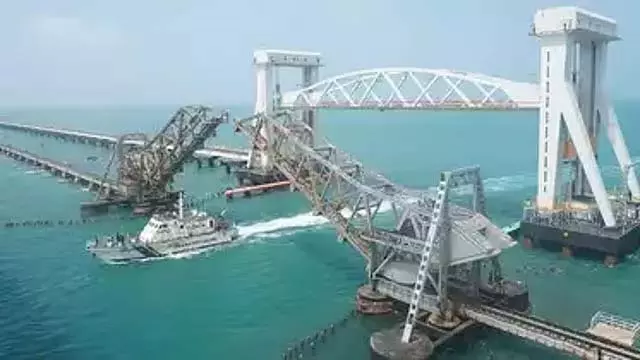 PM Modi रामनवमी पर करेंगे देश के पहले वर्टिकल लिफ्ट सी ब्रिज का उद्घाटन PM Modi रामनवमी पर करेंगे देश के पहले वर्टिकल लिफ्ट सी ब्रिज का उद्घाटन
