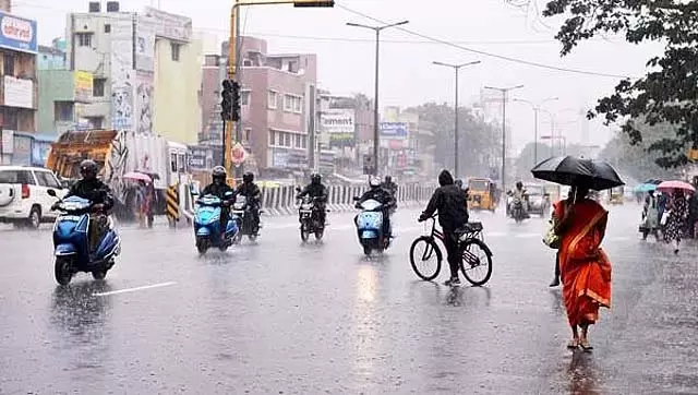 Tamil Nadu के 7 जिलों में आज भारी बारिश की संभावना Tamil Nadu के 7 जिलों में आज भारी बारिश की संभावना