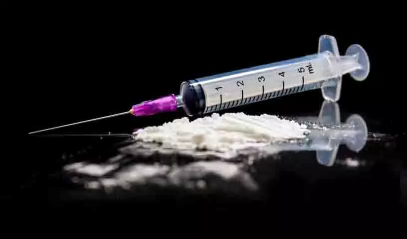 heroin के साथ पकड़ी गई बठिंडा की महिला पुलिसकर्मी बर्खास्त heroin के साथ पकड़ी गई बठिंडा की महिला पुलिसकर्मी बर्खास्त
