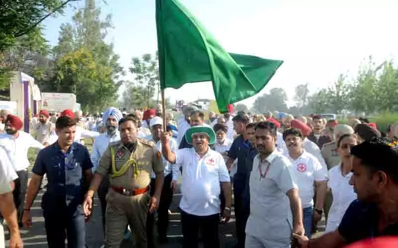Punjab के राज्यपाल का नशे के खिलाफ मार्च तीसरे दिन अमृतसर में पहुंचा Punjab के राज्यपाल का नशे के खिलाफ मार्च तीसरे दिन अमृतसर में पहुंचा